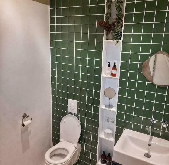 تختخواب و صبحانه Inn The Green