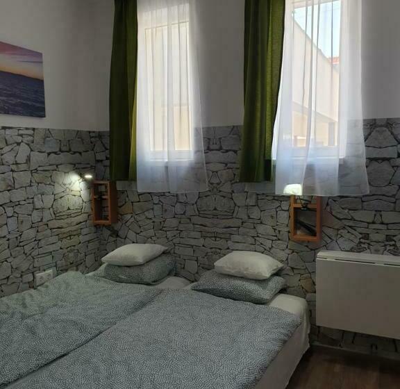 住宿加早餐  Kid Família Panzió Balatonszárszó