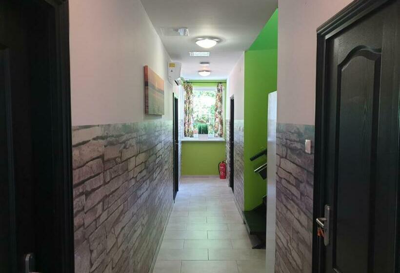 住宿加早餐  Kid Família Panzió Balatonszárszó