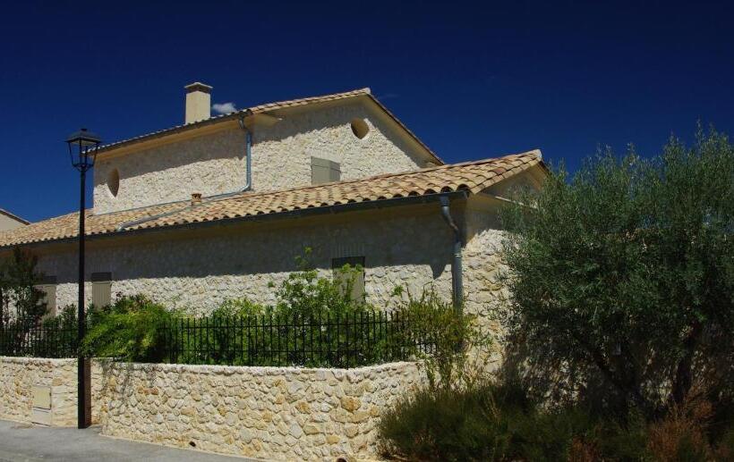 住宿加早餐  Uzes Decouvertes