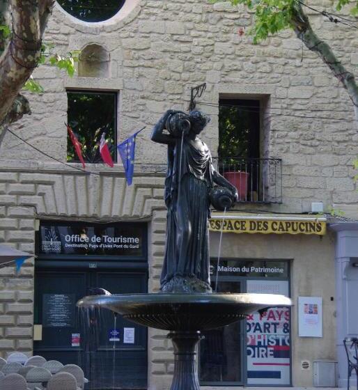 住宿加早餐  Uzes Decouvertes