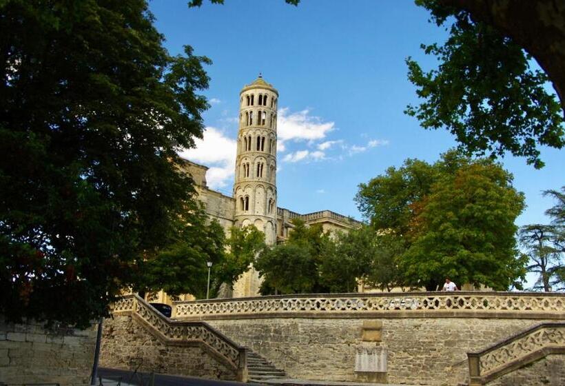 住宿加早餐  Uzes Decouvertes