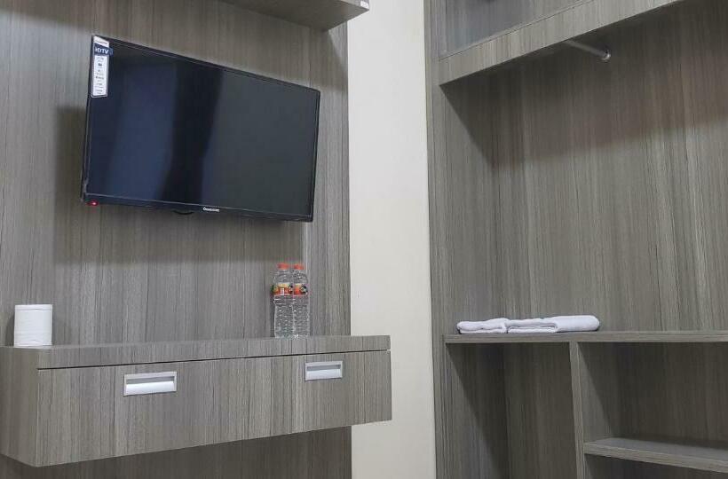 Отель Crystal Inn