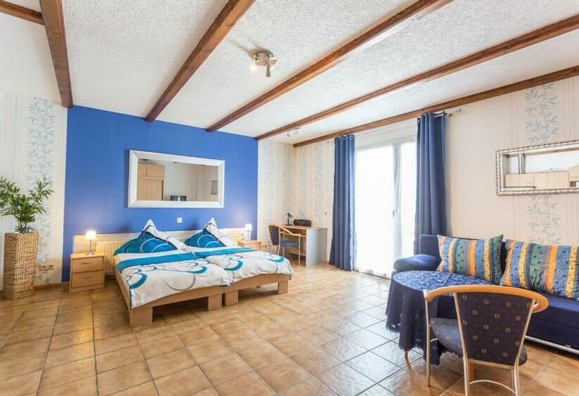 ホテル Gasthaus Zum Holzwurm