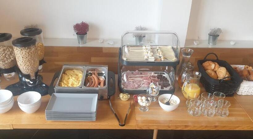 هتل Penzion Via Ferrata