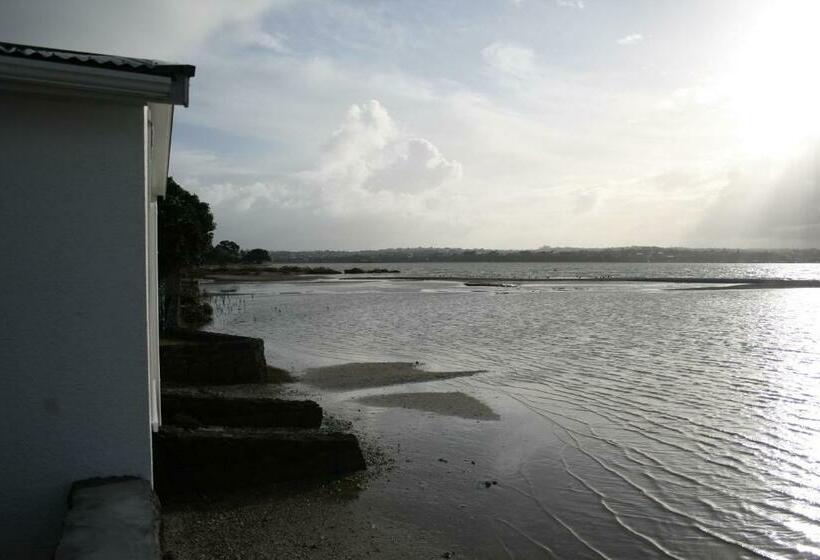 پانسیون The Boat House