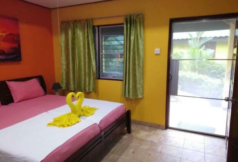 استراحتگاه Sanuk Bungalow