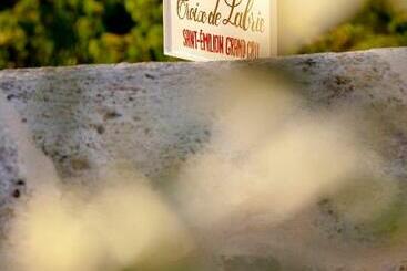 تختخواب و صبحانه Chateau Croix De Labrie