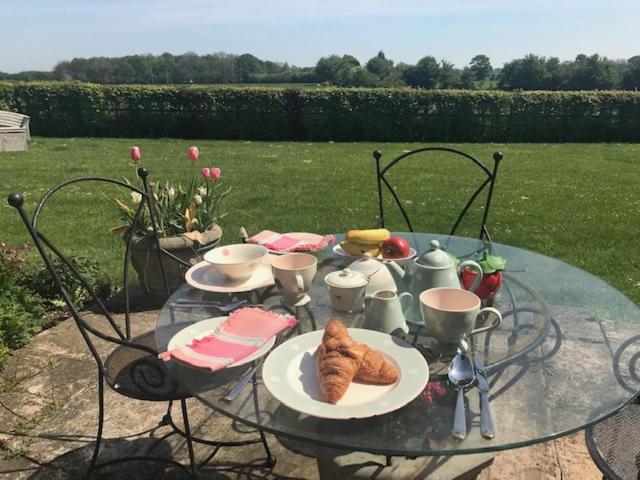 Bed and Breakfast Thatched Cottage
