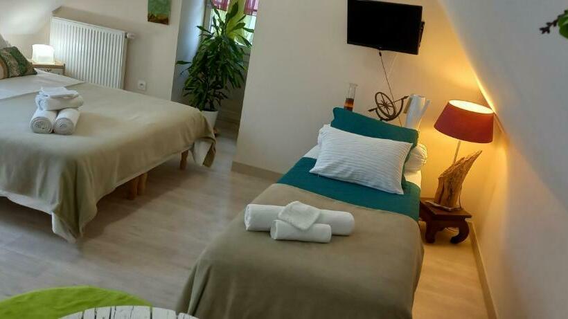 مبيت وإفطار Aux Penates De Toni Beauval