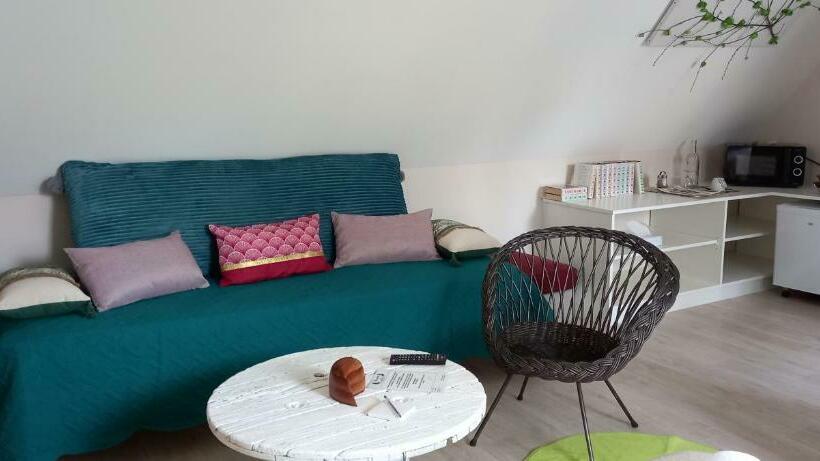 مبيت وإفطار Aux Penates De Toni Beauval