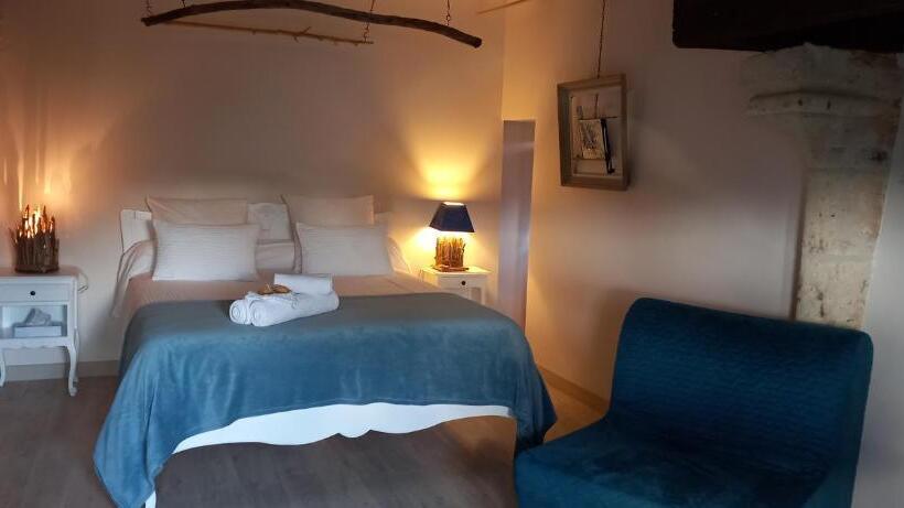 مبيت وإفطار Aux Penates De Toni Beauval