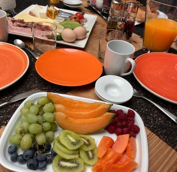 تختخواب و صبحانه Casa De L’albada