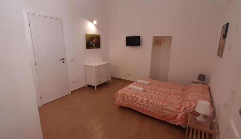 تختخواب و صبحانه Casa Laura Oliva Mancini