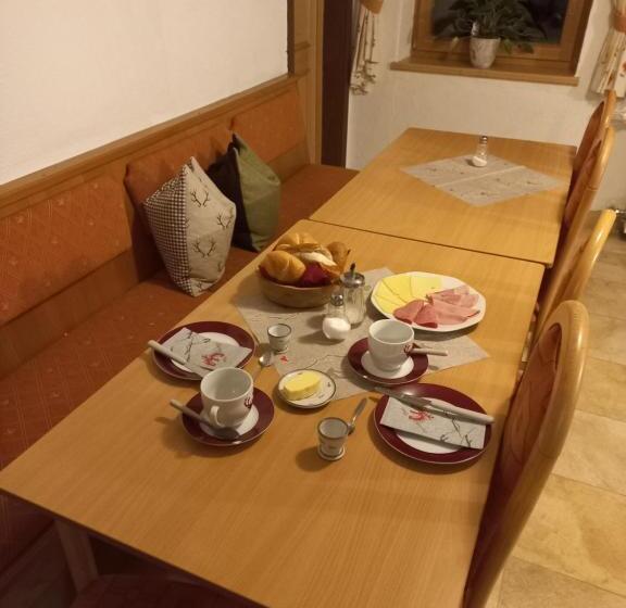 צימר Gästeheim Auwitsch