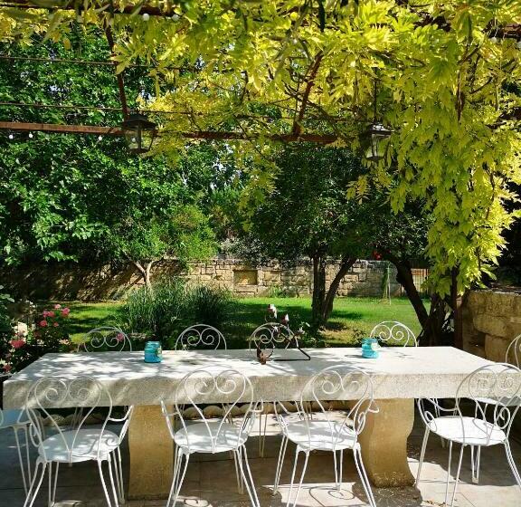 تختخواب و صبحانه Le Mas Des Agapes