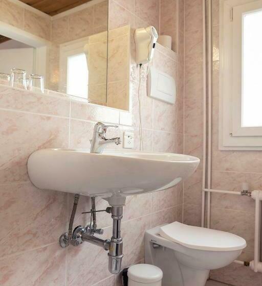 ホテル B&b La Tgamona