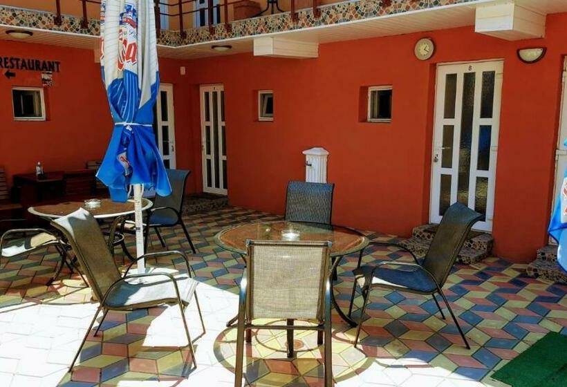 پانسیون Casa Leucian