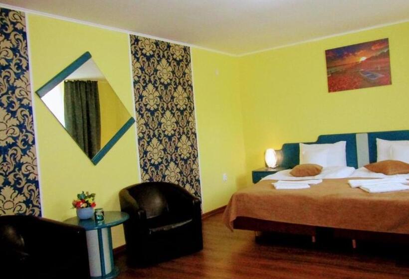 پانسیون Casa Leucian