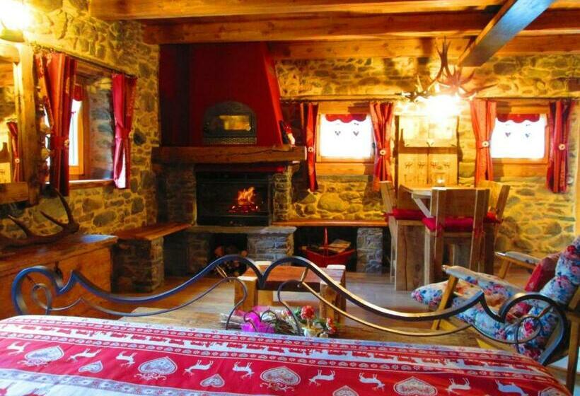 ペンション Chalet Cuore Selvatico