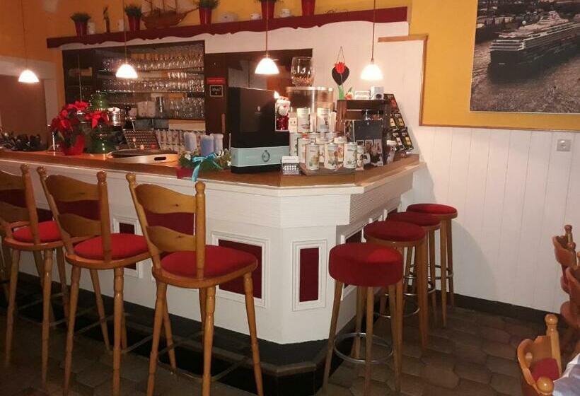 فندق صغير Rathausschenke Münstermaifeld