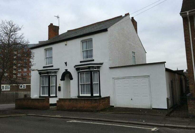 تختخواب و صبحانه Bourton House