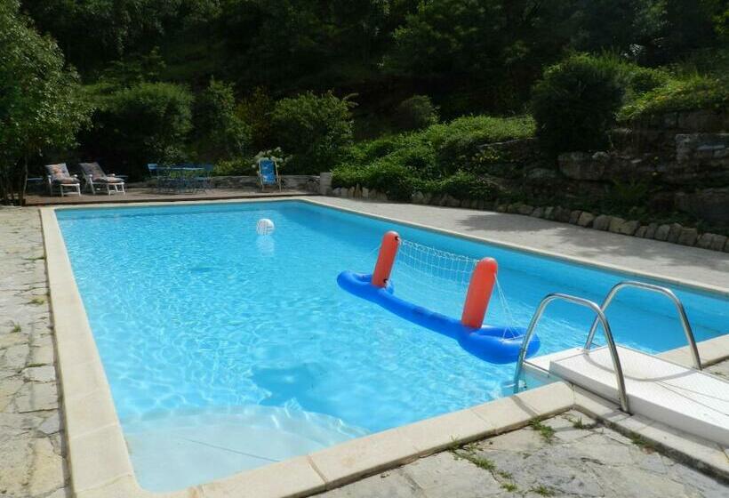 צימר Chambre Cévennes: Piscine, Lamas, Rivière