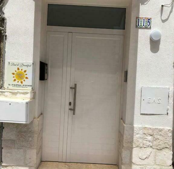 تختخواب و صبحانه Magico Sole