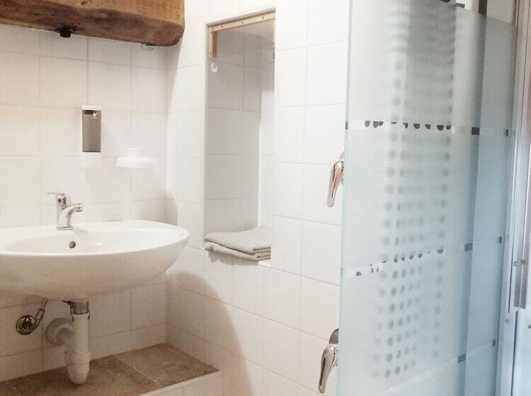 مبيت وإفطار Villa Belvedere Langhe