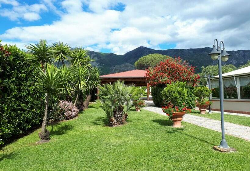 צימר Saturnia Garden