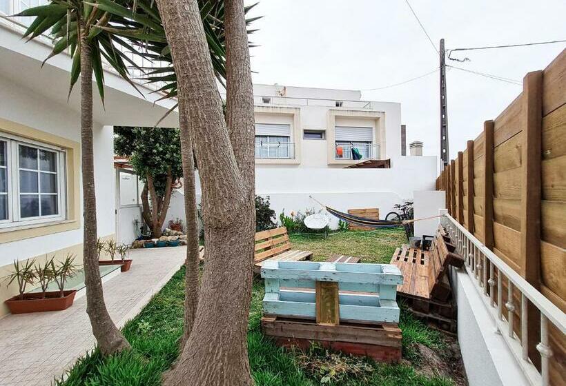 هاستل Cloud To Chill Surfhouse Baleal