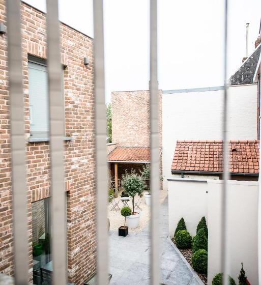 تختخواب و صبحانه Maison De La Paix