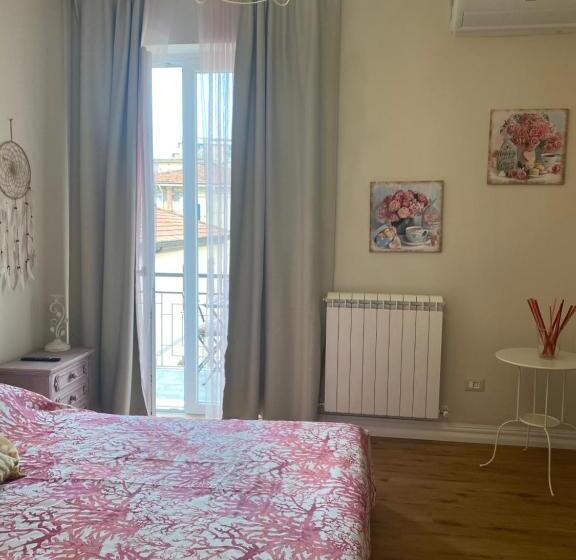 پانسیون Affittacamere Via Roma 12