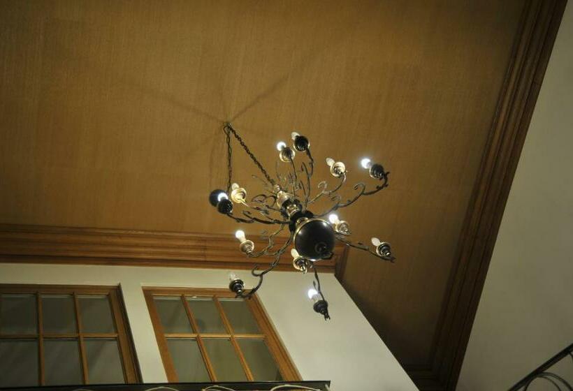 بنسيون Zur Herzklinik