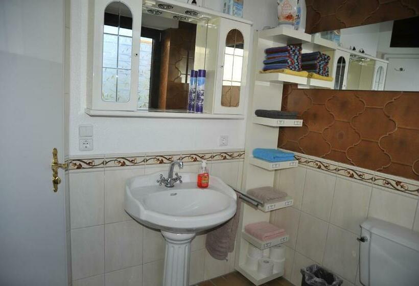 بنسيون Zur Herzklinik