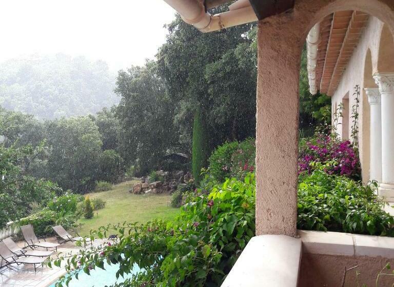 بنسيون La Grimaudière