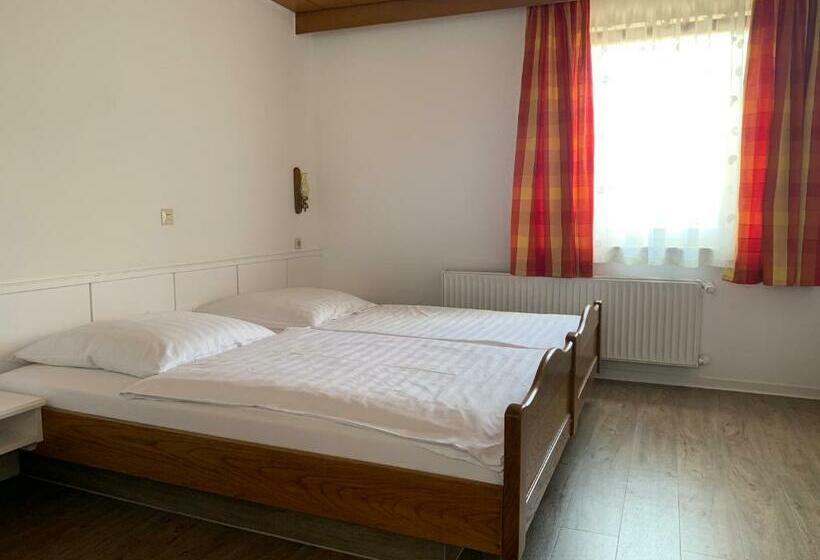 הוסטל Gasthof Zum Bären