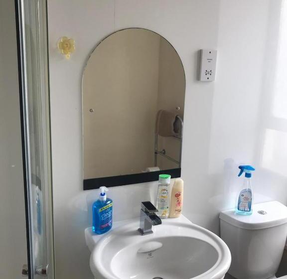 Общежитие Prime Location Rooms In High Street