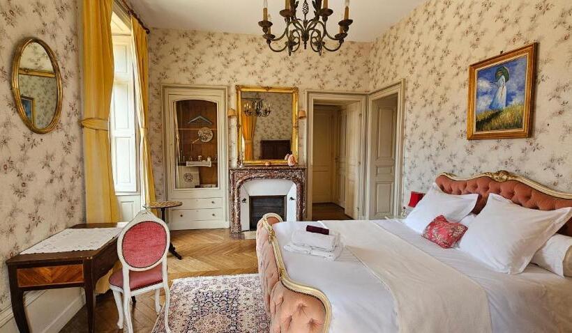 ベッドアンドブレックファースト Château De Montpatey