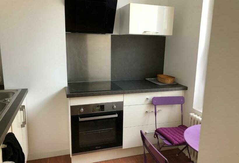 تختخواب و صبحانه La Villa B
