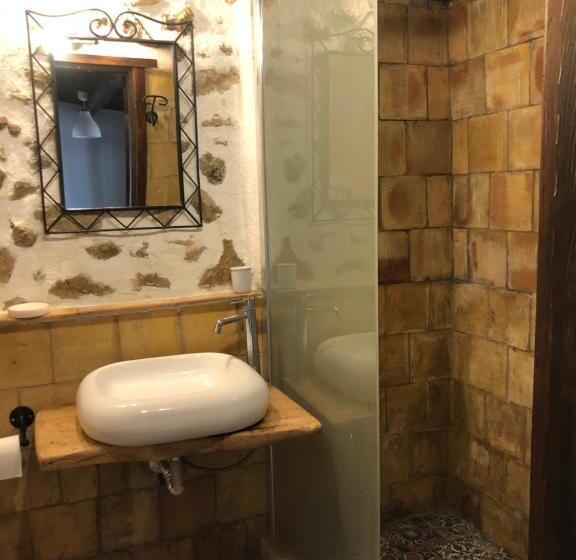 هتل Agriturismo Roba Degli Ulivi