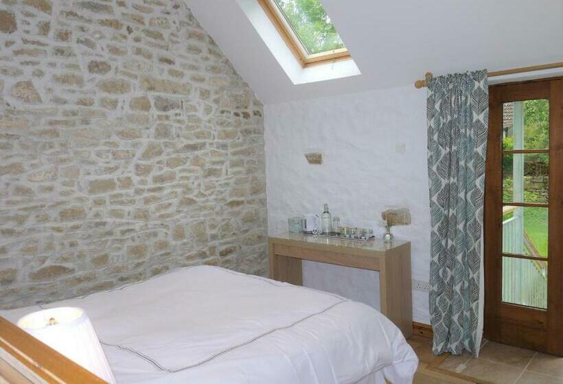 ペンション The Coachhouse @ Kingsfort House