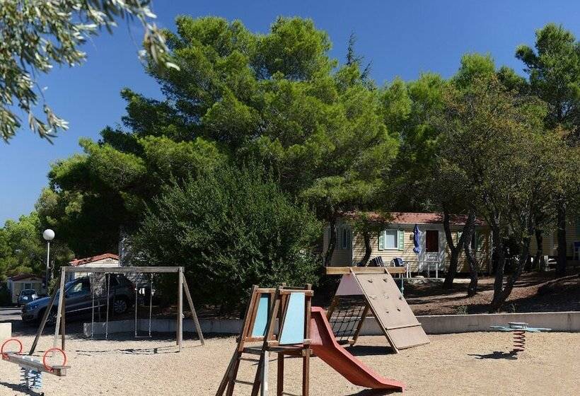 Domaine Résidentiel De Plein Air Odalys La Pinède