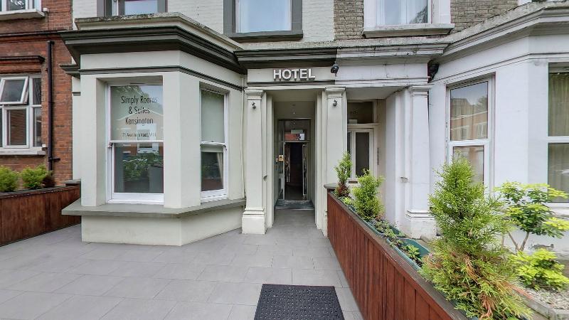 Отель Simply Rooms & Suites