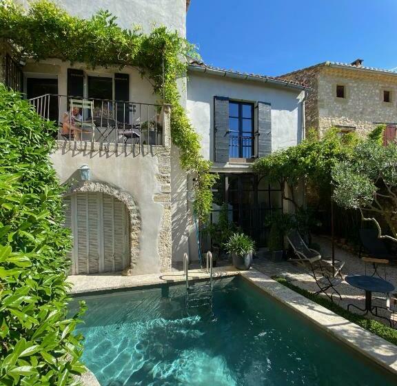 住宿加早餐  La Maison Blanche Uzès