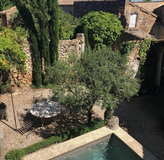住宿加早餐  La Maison Blanche Uzès