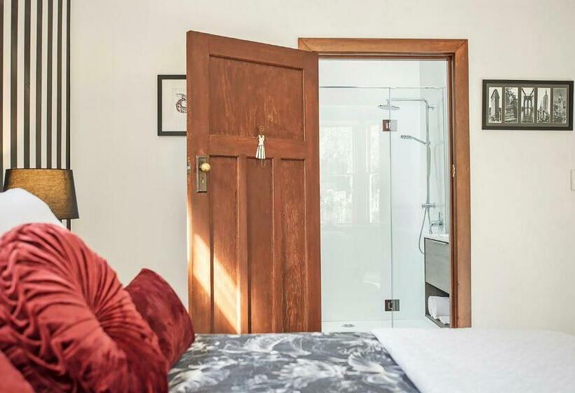 Bed and Breakfast Pepper Tree Villa
