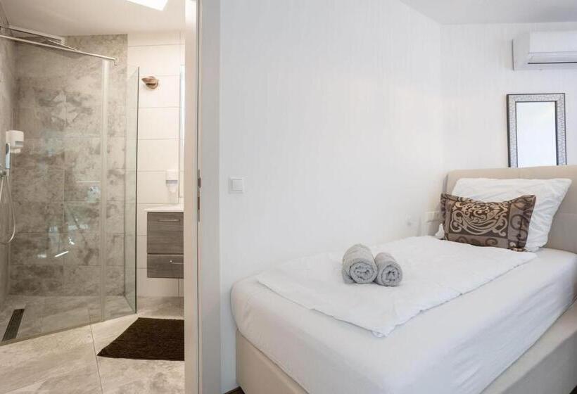 پانسیون Casa Plus