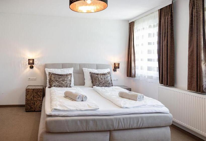 پانسیون Casa Plus