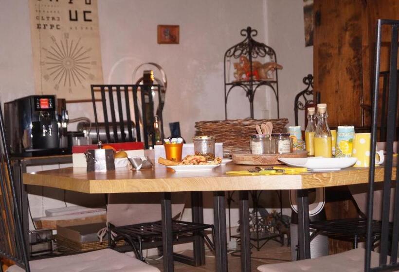 مبيت وإفطار Chambre D’hôtes La Jument Grise